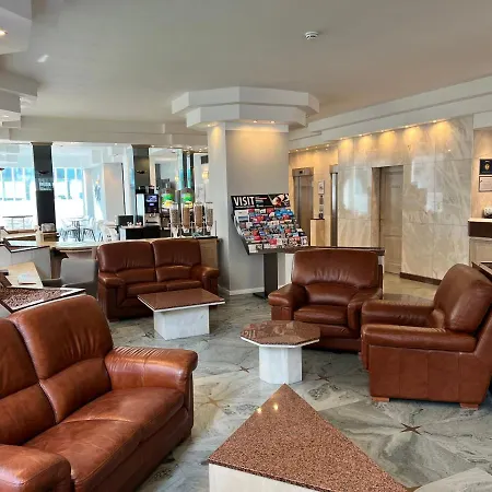 Western Royal Centre Szálloda 3*